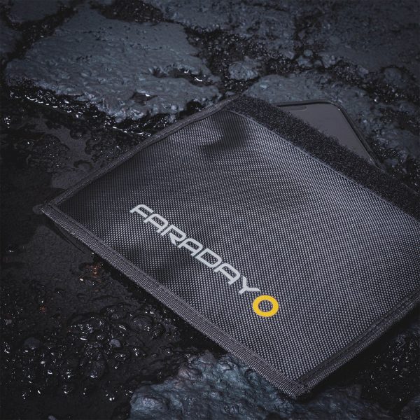 Faraday Defense - RFID Blocking Cell Phone Pouch - Signal Blocker